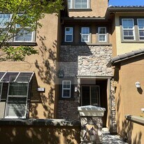 5262 Fioli Loop in San Ramon, CA - Building Photo