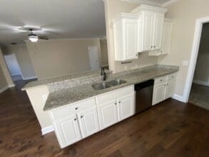 110 Bluffton Rd in Dothan, AL - Foto de edificio - Building Photo