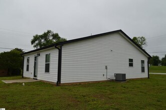 91 Saluda Rd in Moore, SC - Building Photo - Building Photo