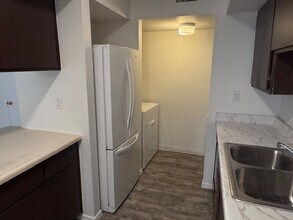 7602 N 61st Ave, Unit 7606 in Glendale, AZ - Foto de edificio - Building Photo