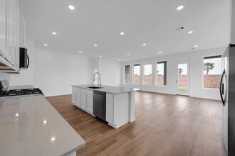 13318 Rosemary Drive in Texas City, TX - Foto de edificio - Building Photo