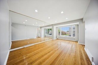 6039 S Narragansett Ave in Chicago, IL - Building Photo - Building Photo
