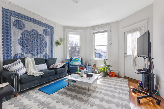 239 Summer St, Unit 1R