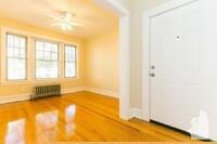 1603 W Berteau Ave, Unit #1613-3 in Chicago, IL - Building Photo - Building Photo