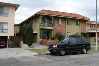 327 S Serrano Ave in Los Angeles, CA - Building Photo - Building Photo