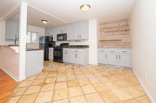9860 Dale Ave in Spring Valley, CA - Building Photo - Building Photo