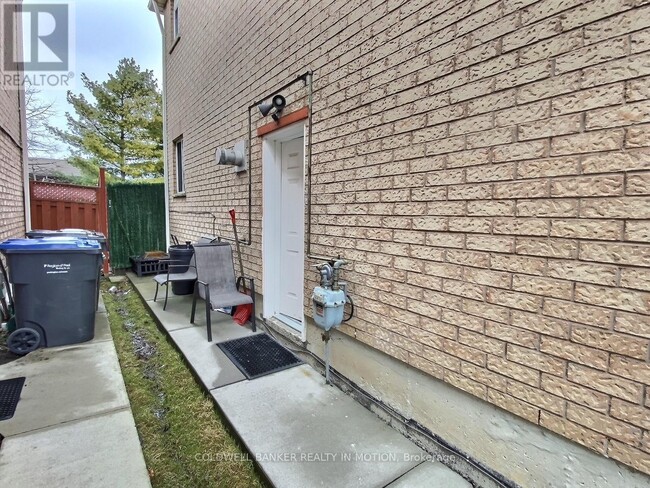3843 Coachman Cir in Mississauga, ON - Building Photo - Building Photo