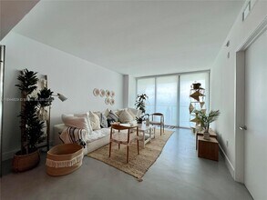 460 NE 28th St in Miami, FL - Building Photo - Building Photo