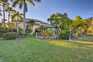 6425 Royal Palm Beach Blvd in West Palm Beach, FL - Building Photo