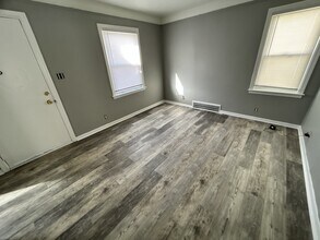 19725 Kenosha St in Harper Woods, MI - Building Photo - Building Photo
