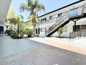 3401 Ocean Park Blvd in Santa Monica, CA - Building Photo - Building Photo