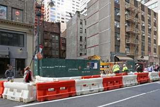 12-14 E 48th St in New York, NY - Building Photo - Building Photo