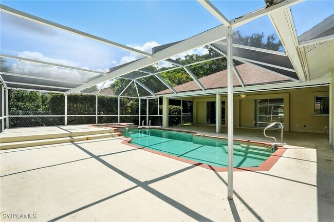 1301 Piper Blvd in Naples, FL - Building Photo - Building Photo
