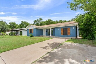 1304 Metropolitan Dr in Killeen, TX - Building Photo - Building Photo