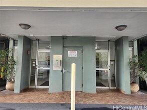 620 McCully St in Honolulu, HI - Building Photo - Building Photo