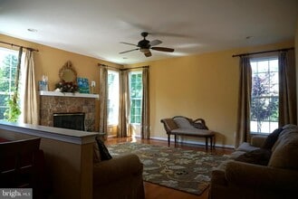 331 Quail Dr N in Phoenixville, PA - Building Photo - Building Photo