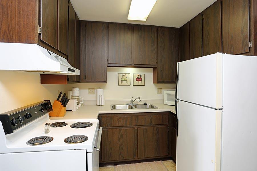 MEADOWBROOK APARTMENTS in Manitowoc, WI - Building Photo