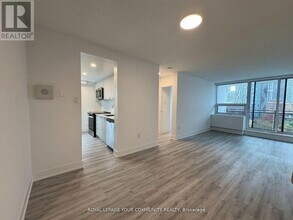 201 Sherbourne St in Toronto, ON - Building Photo - Building Photo