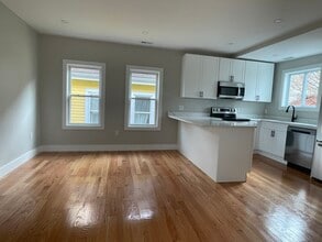 77 Reed Ave in Everett, MA - Building Photo - Building Photo