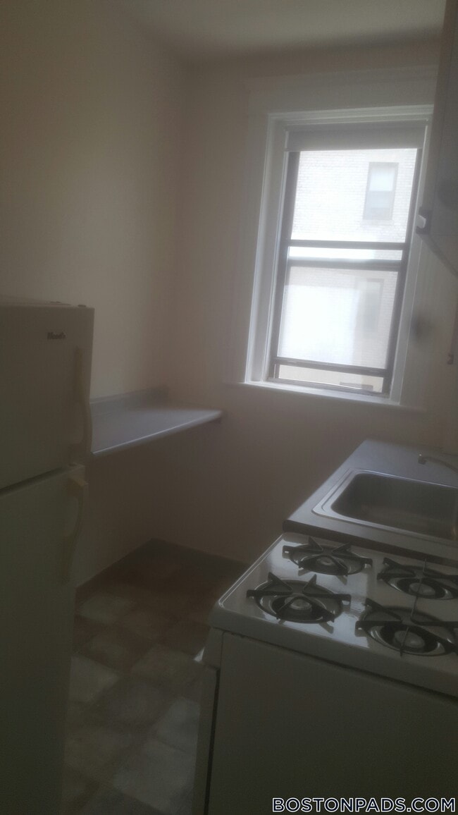 1148 Commonwealth Ave