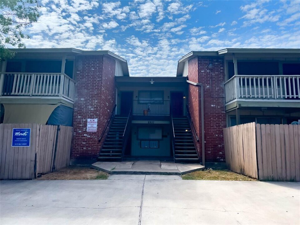 8907 Parkfield Dr in Austin, TX - Building Photo