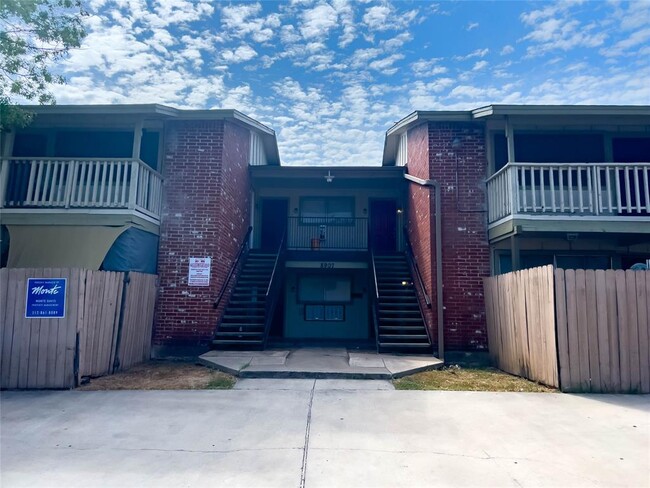 property at 8907 Parkfield Dr