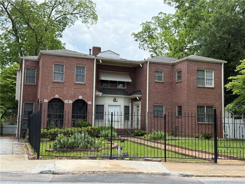 3548 E Main St in College Park, GA - Building Photo