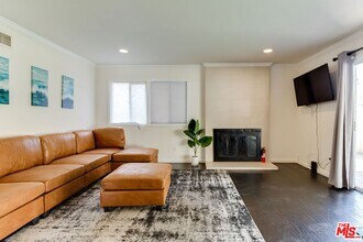 11257 Collett Ave in Los Angeles, CA - Building Photo - Building Photo