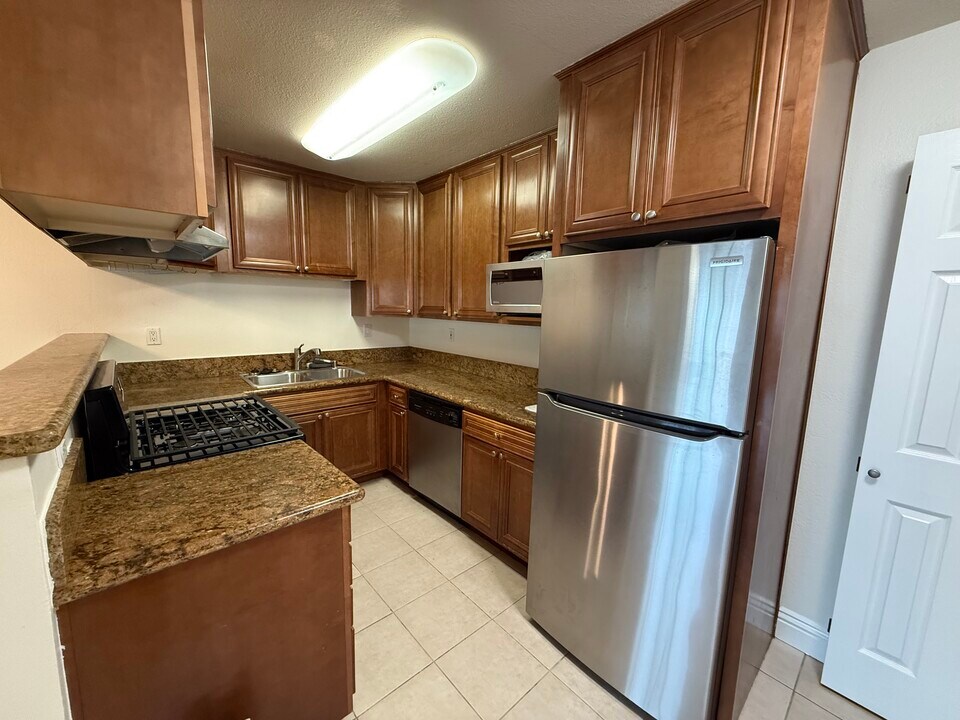 631 7th St, Unit 1 in Imperial Beach, CA - Foto de edificio