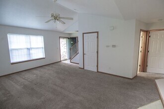 5340 Godas Cir in Columbia, MO - Building Photo - Building Photo