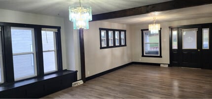 144 S Main St in Trenton, MO - Foto de edificio - Building Photo