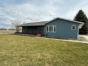 1687 Simpson Ln in Corvallis, MT - Building Photo - Building Photo