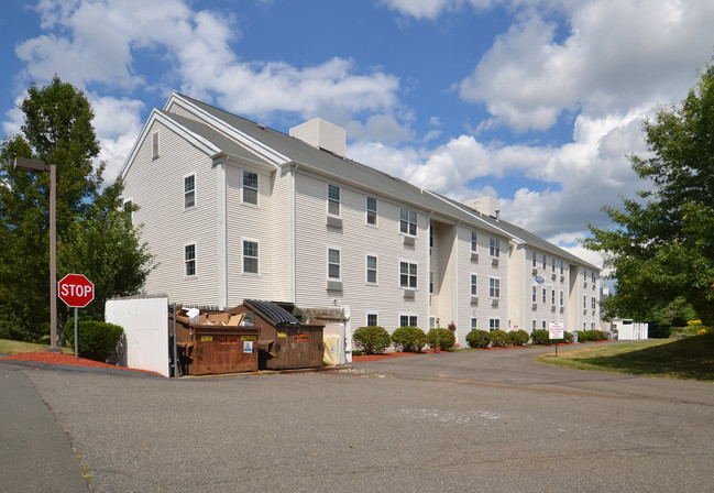 Holiday Lodge at Cold Spring in Rocky Hill, CT - Building Photo - Building Photo