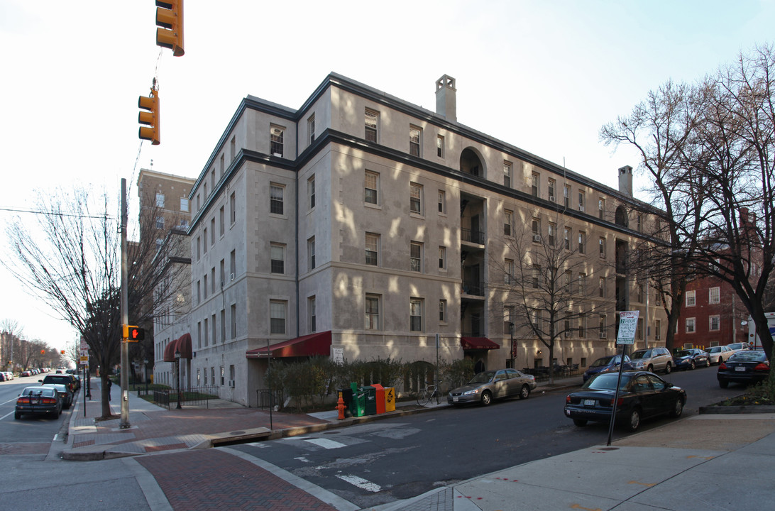 Saint Paul Courts in Baltimore, MD - Building Photo