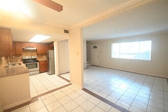 8340 La Roche Ln in Houston, TX - Building Photo - Building Photo