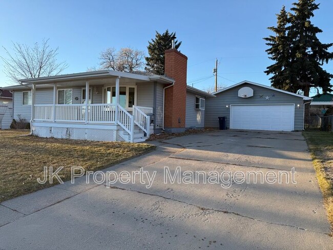 property at 121 Riverview 4 E