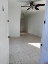 1724 Rodman St, Unit A in Hollywood, FL - Building Photo - Building Photo
