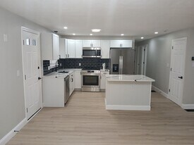 98 Melville Ct in Brockton, MA - Building Photo