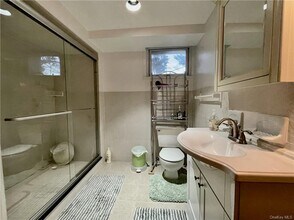 169 Old Mamaroneck Rd in White Plains, NY - Foto de edificio - Building Photo