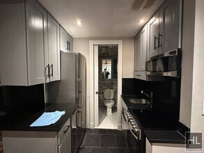 W 53RD ST., Unit 3C in New York, NY - Building Photo - Building Photo