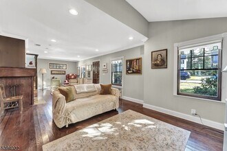 19 Forest Dr in Bloomfield, NJ - Building Photo - Building Photo