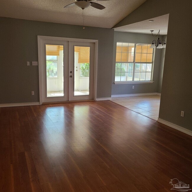 325 Mirabelle Dr in Pensacola, FL - Building Photo - Building Photo