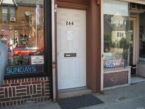 266 Jericho Turnpike-Unit -Back in Mineola, NY - Foto de edificio - Building Photo