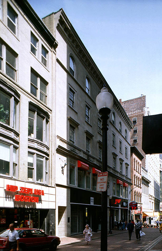 17-33 Winter St