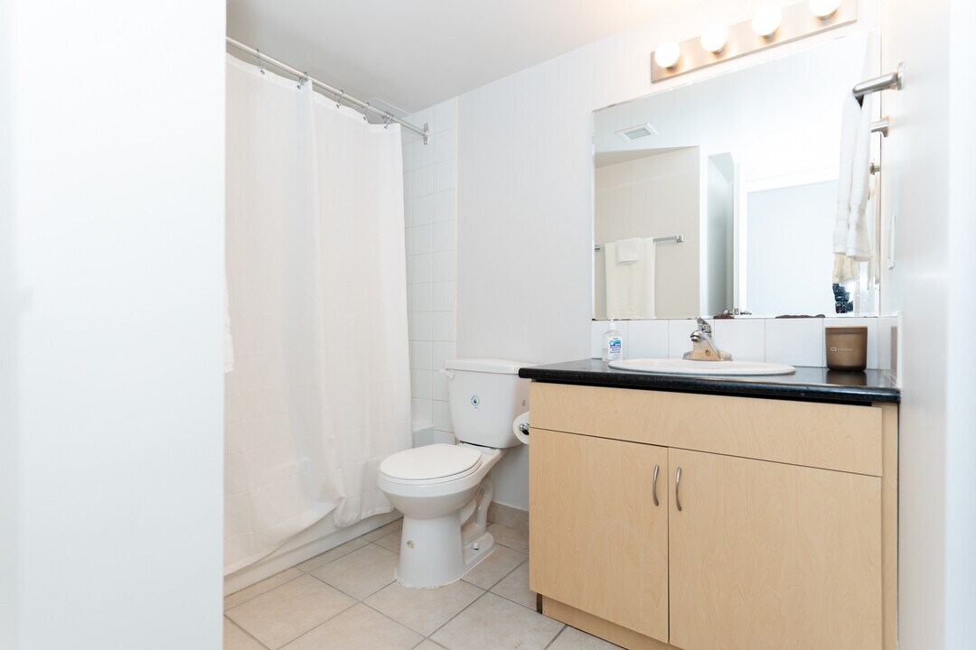 Hargrave Place Apartments in Winnipeg, MB