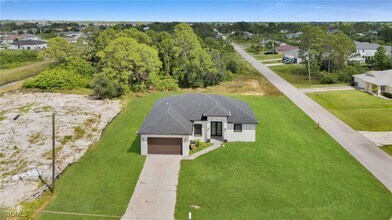 3103 Hanna Ave S in Lehigh Acres, FL - Building Photo - Building Photo
