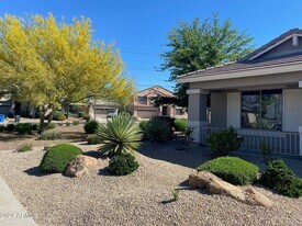 2812 E Questa Dr in Phoenix, AZ - Building Photo