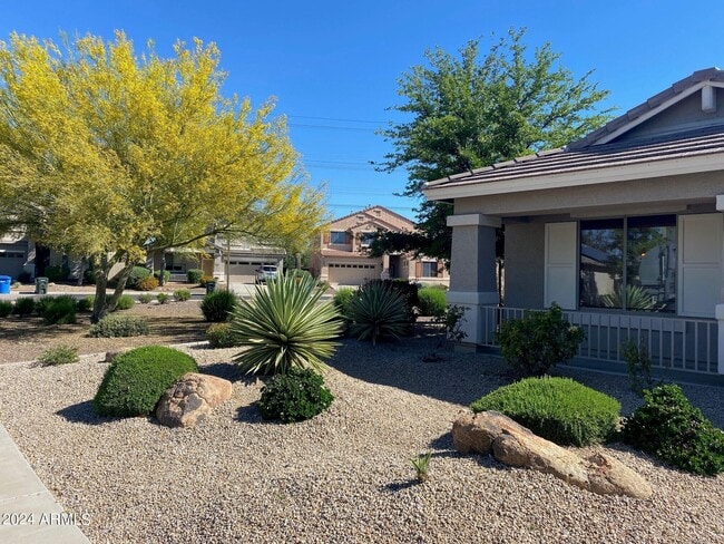 property at 2812 E Questa Dr