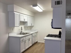 43437 30th St W in Lancaster, CA - Building Photo - Building Photo