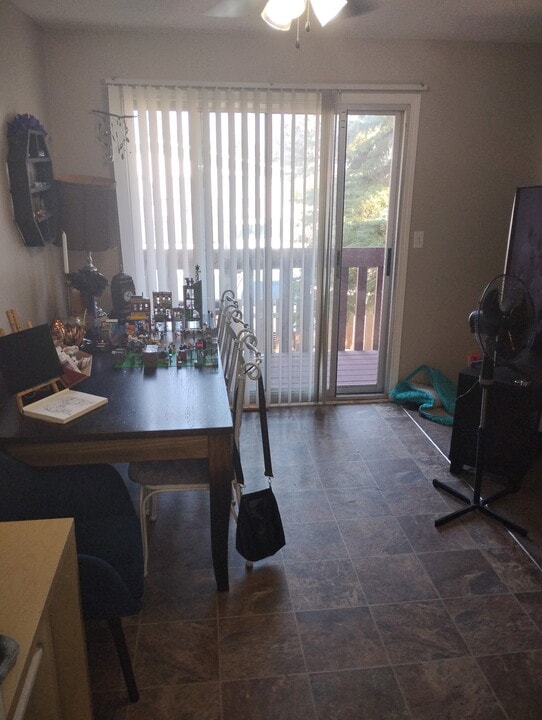 96 Oak Dr in Red Deer, AB - Building Photo